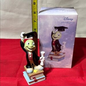 Precious Moments - Disney Jiminy Cricket Graduation figurine